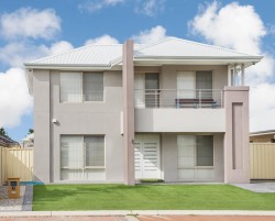 Mass Image Compressor Compressed this image. https://sourceforge.net/projects/icompress/